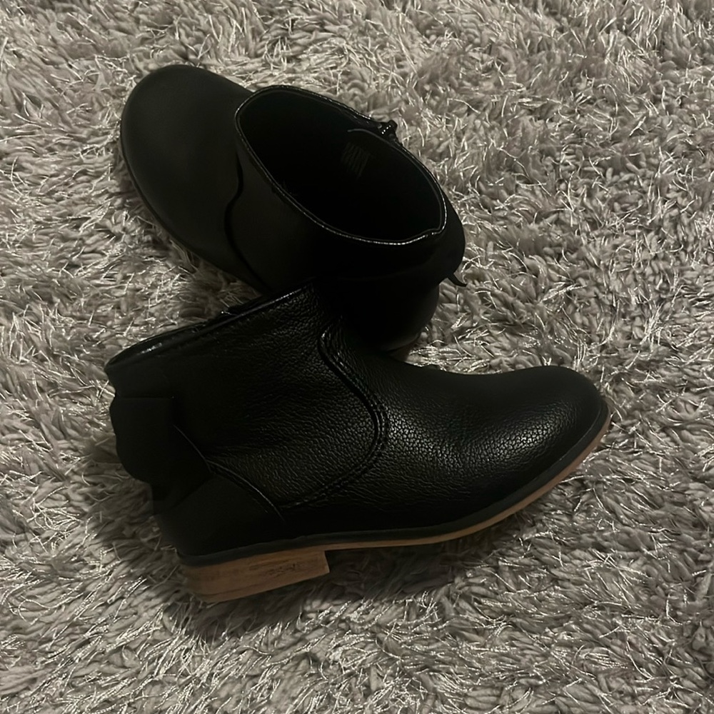 Cat & Jack Black Leather-like boots